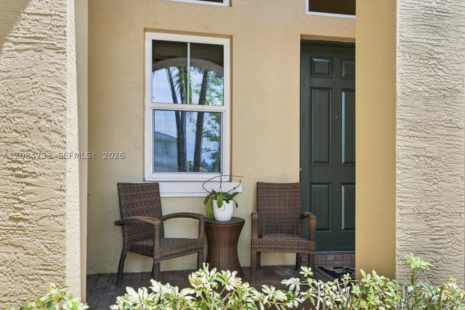 2946 Payson Way, Wellington, FL, 33414/$1,275,000 4 2946 Payson Way