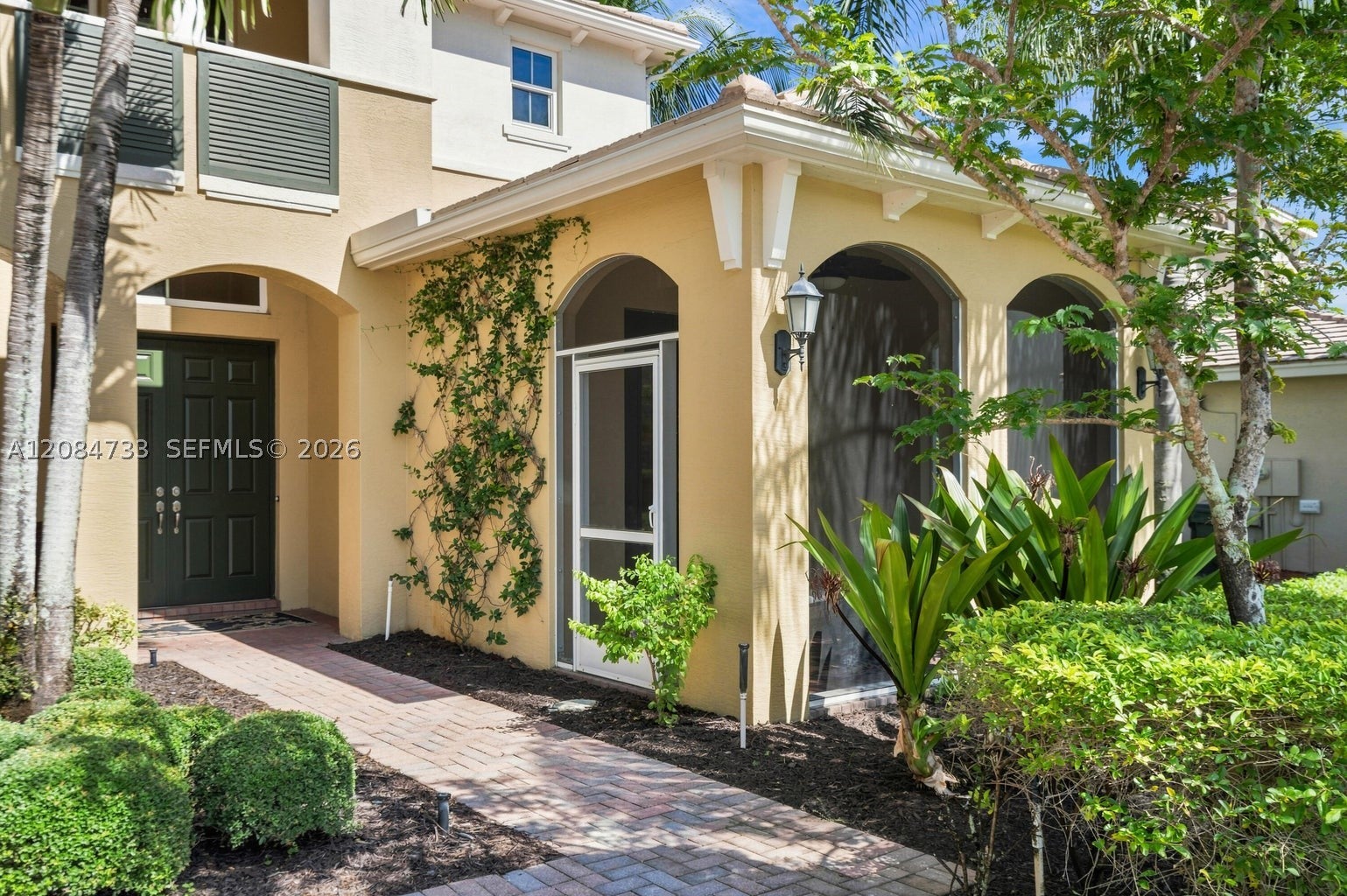 2946 Payson Way, Wellington, FL, 33414/$1,275,000 3 2946 Payson Way