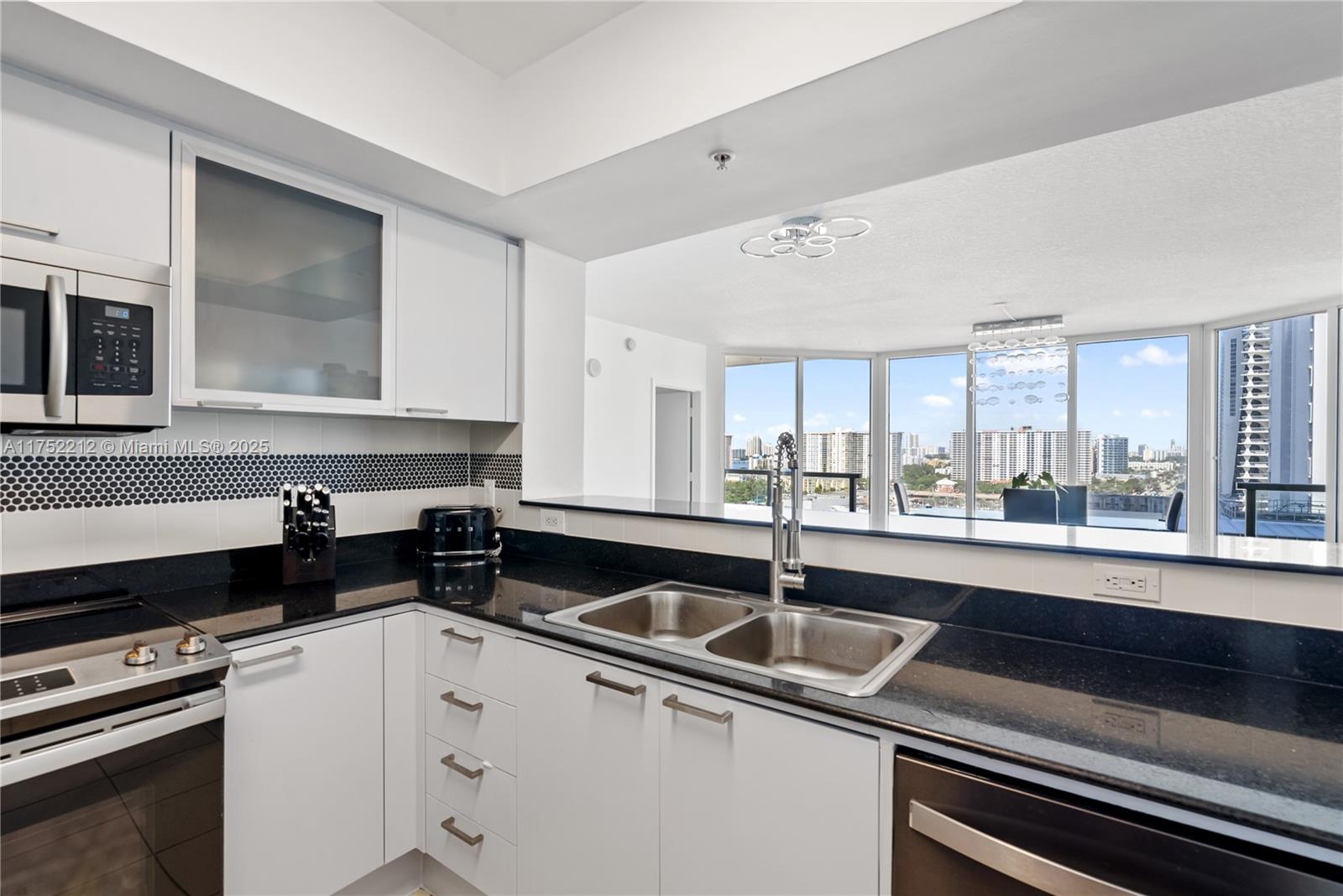 LA PERLA CONDO - Residential