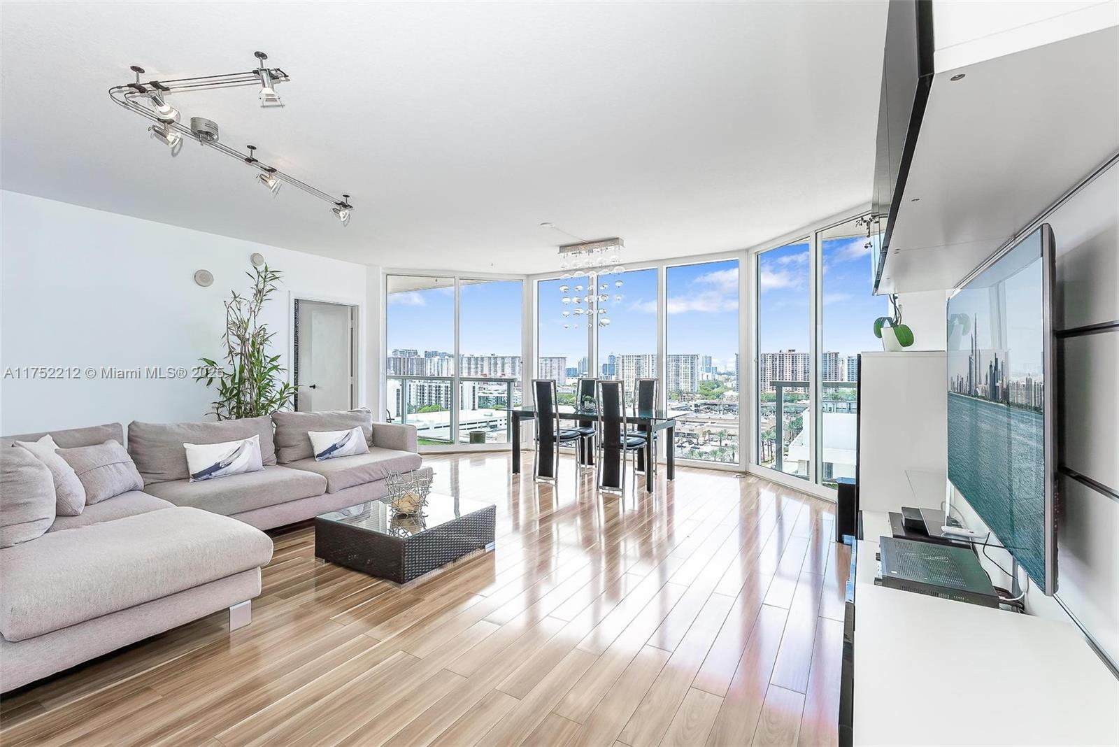 LA PERLA CONDO - Residential