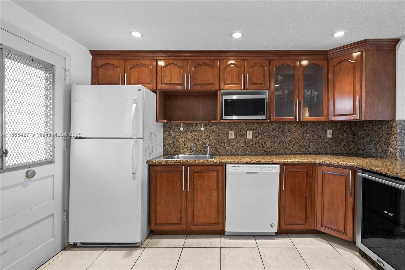 3030 Marcos Dr T203
