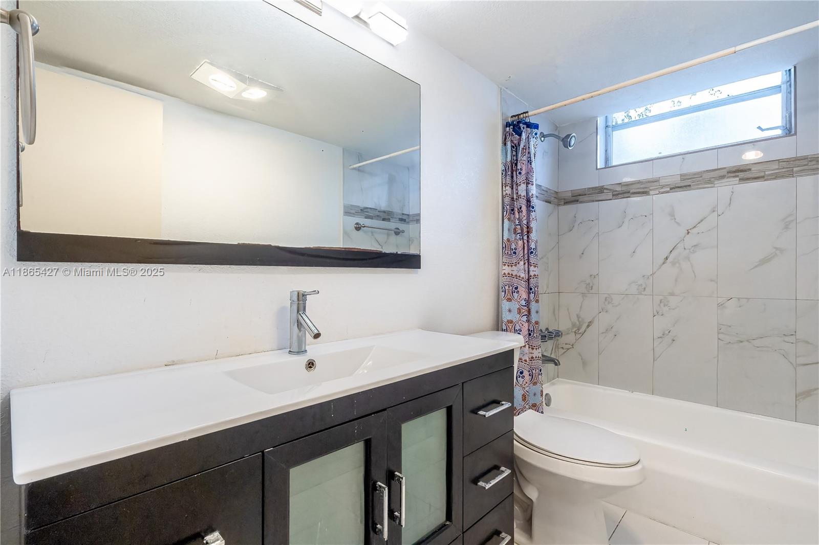 POINT EAST SEC 4 CONDO - Residential