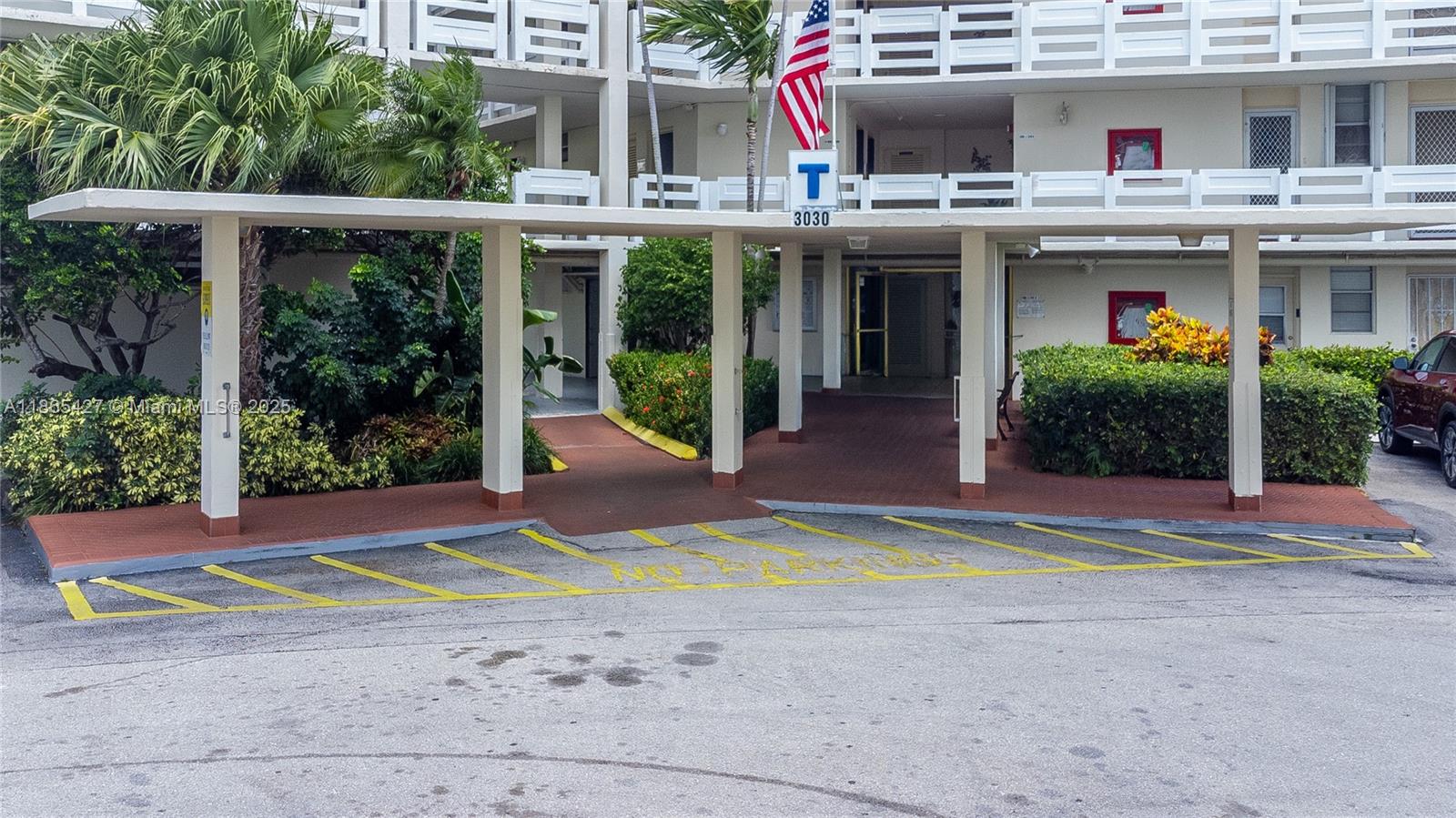 POINT EAST SEC 4 CONDO - Residential