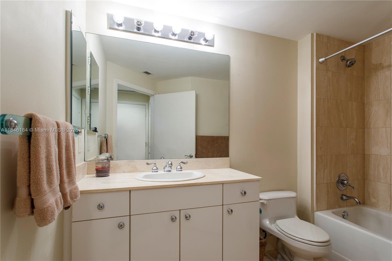 ATLANTIC III AT THE POINT - Residential Lease