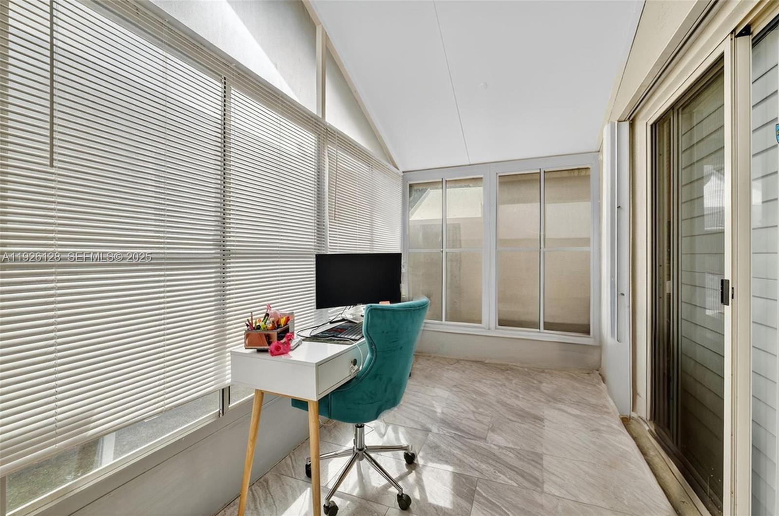 KINGS ISLE PHASE VIII-A - Residential Lease