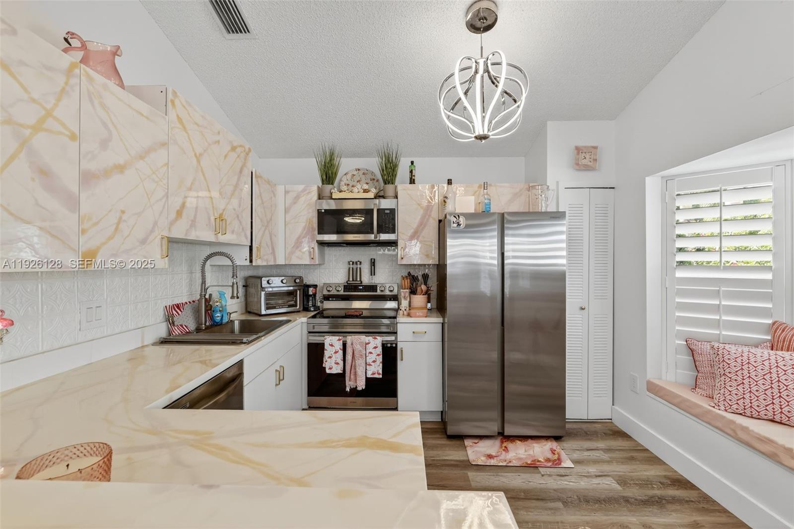 KINGS ISLE PHASE VIII-A - Residential Lease