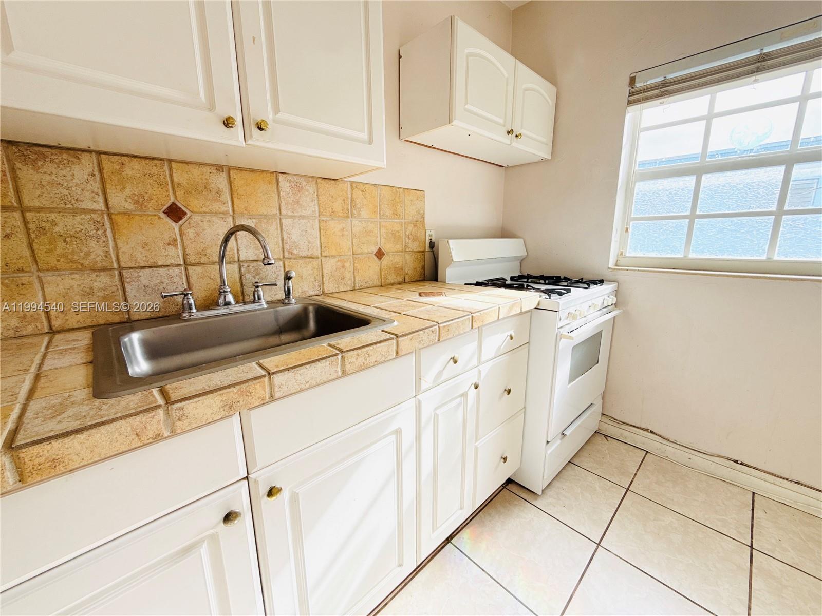 LOS JARDINES CONDO - Residential