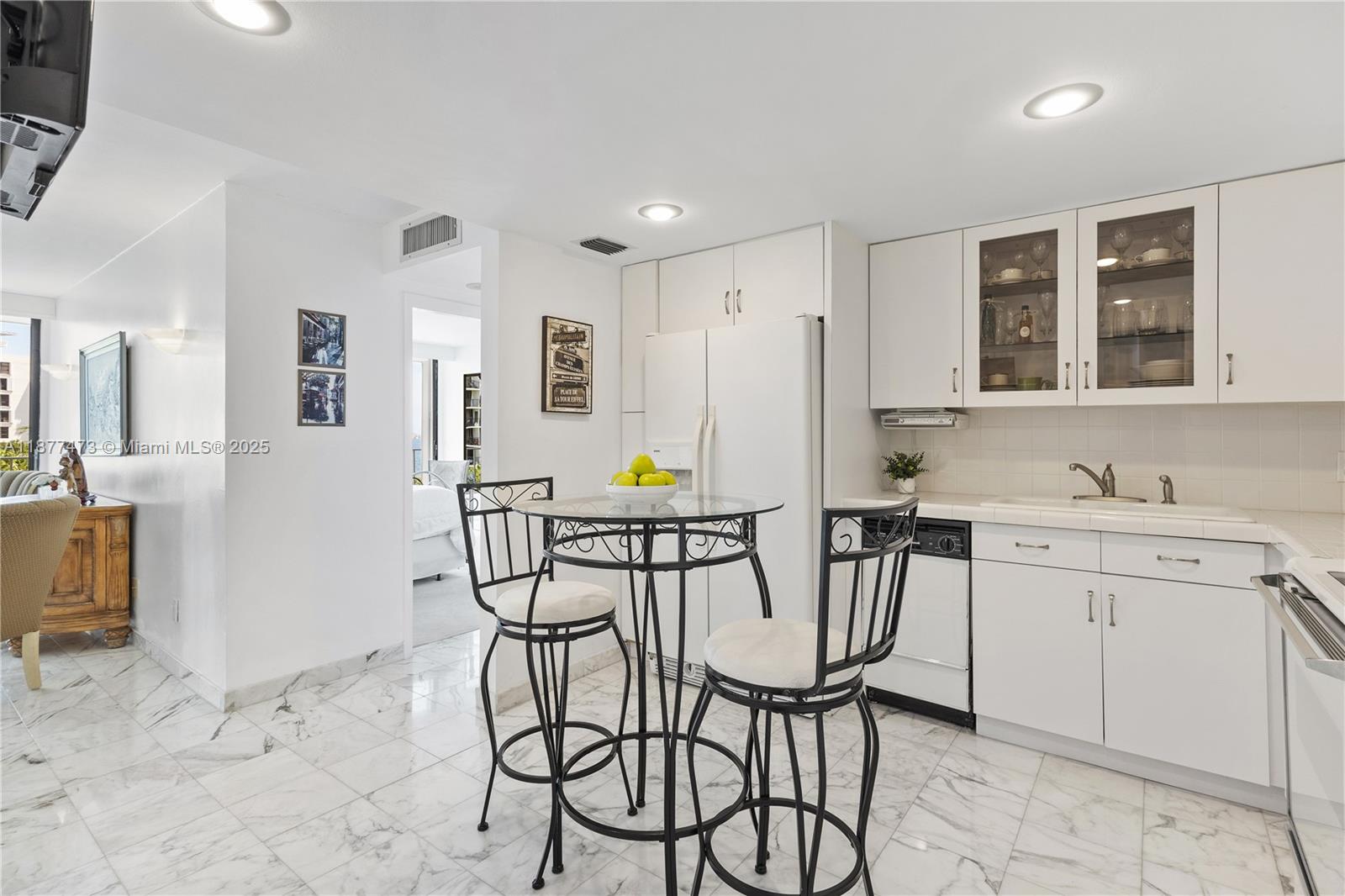 BRICKELL HARBOUR CONDO - Residential