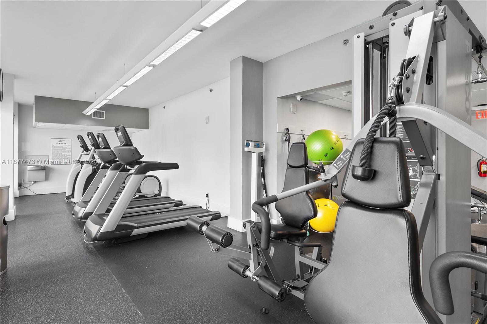 BRICKELL HARBOUR CONDO - Residential