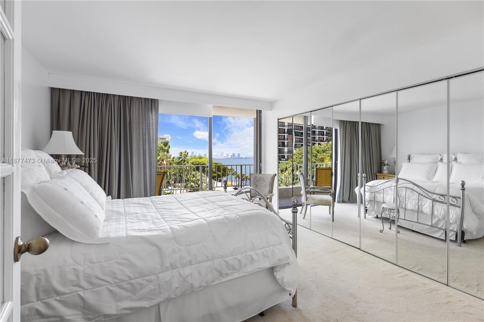 BRICKELL HARBOUR CONDO - Residential