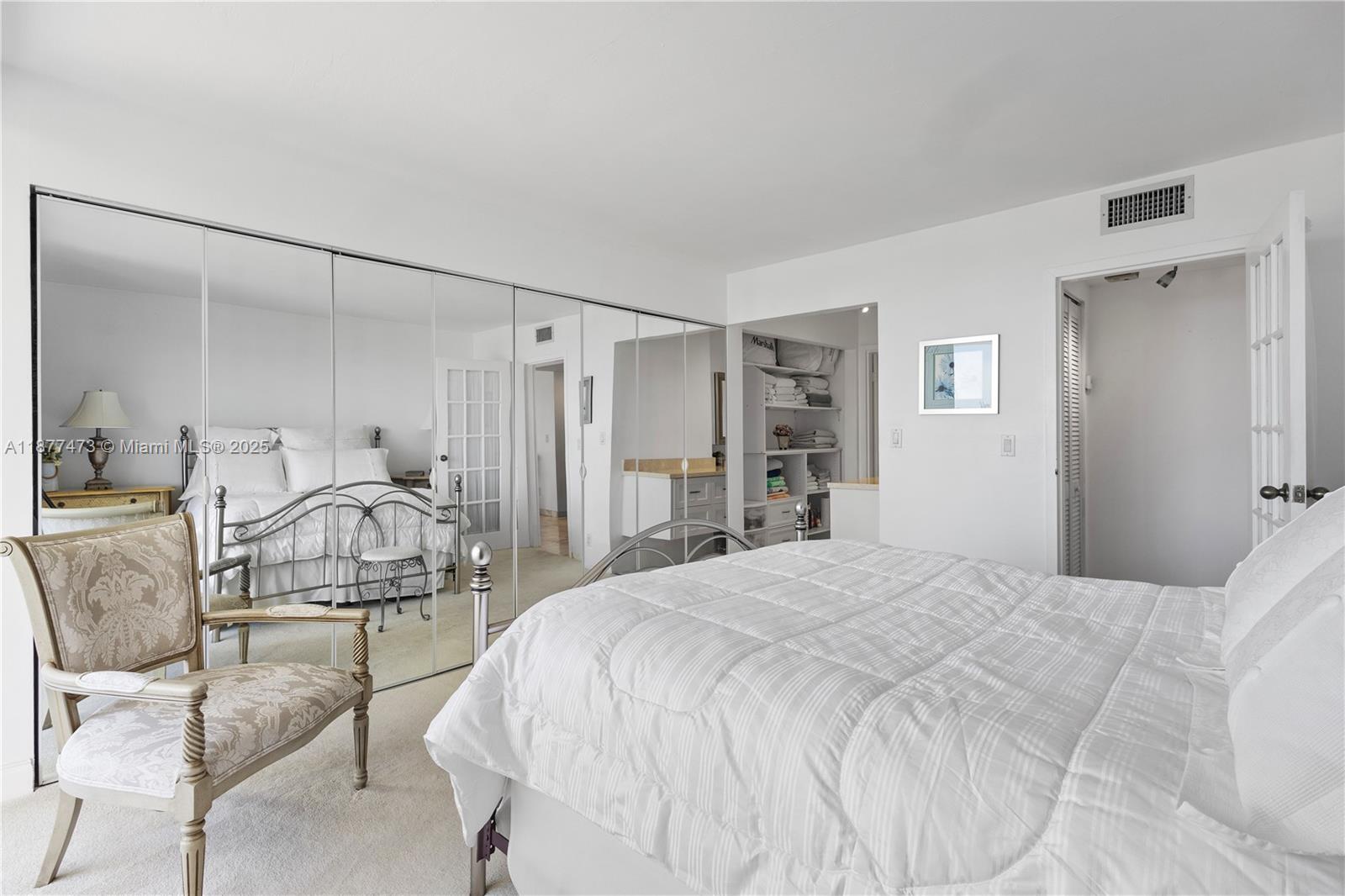 BRICKELL HARBOUR CONDO - Residential