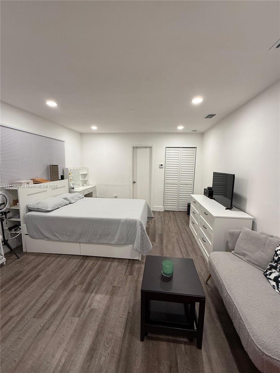 PHELANS MANOR - Residential Lease