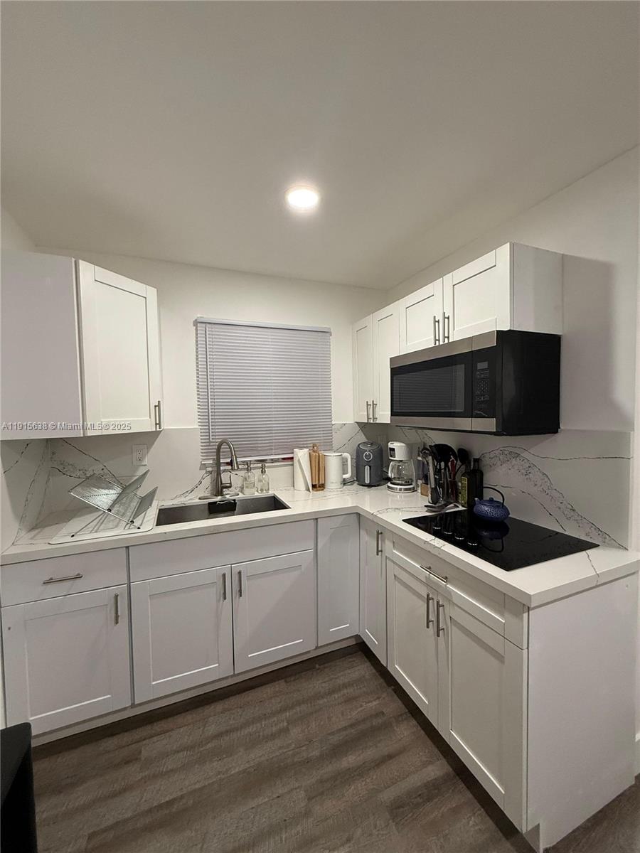 PHELANS MANOR - Residential Lease