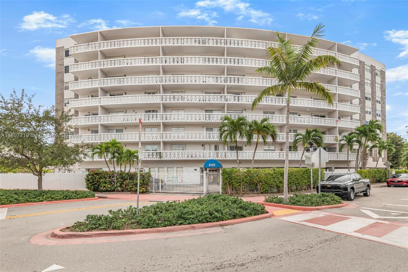 4141 Nautilus Dr 5B, Miami Beach, Miami-Dade County, Florida - 1 Bedrooms  
2 Bathrooms - 