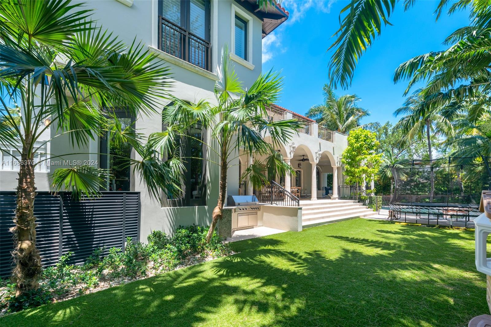 TROPICAL ISLE HOMES SUB 4 - Residential