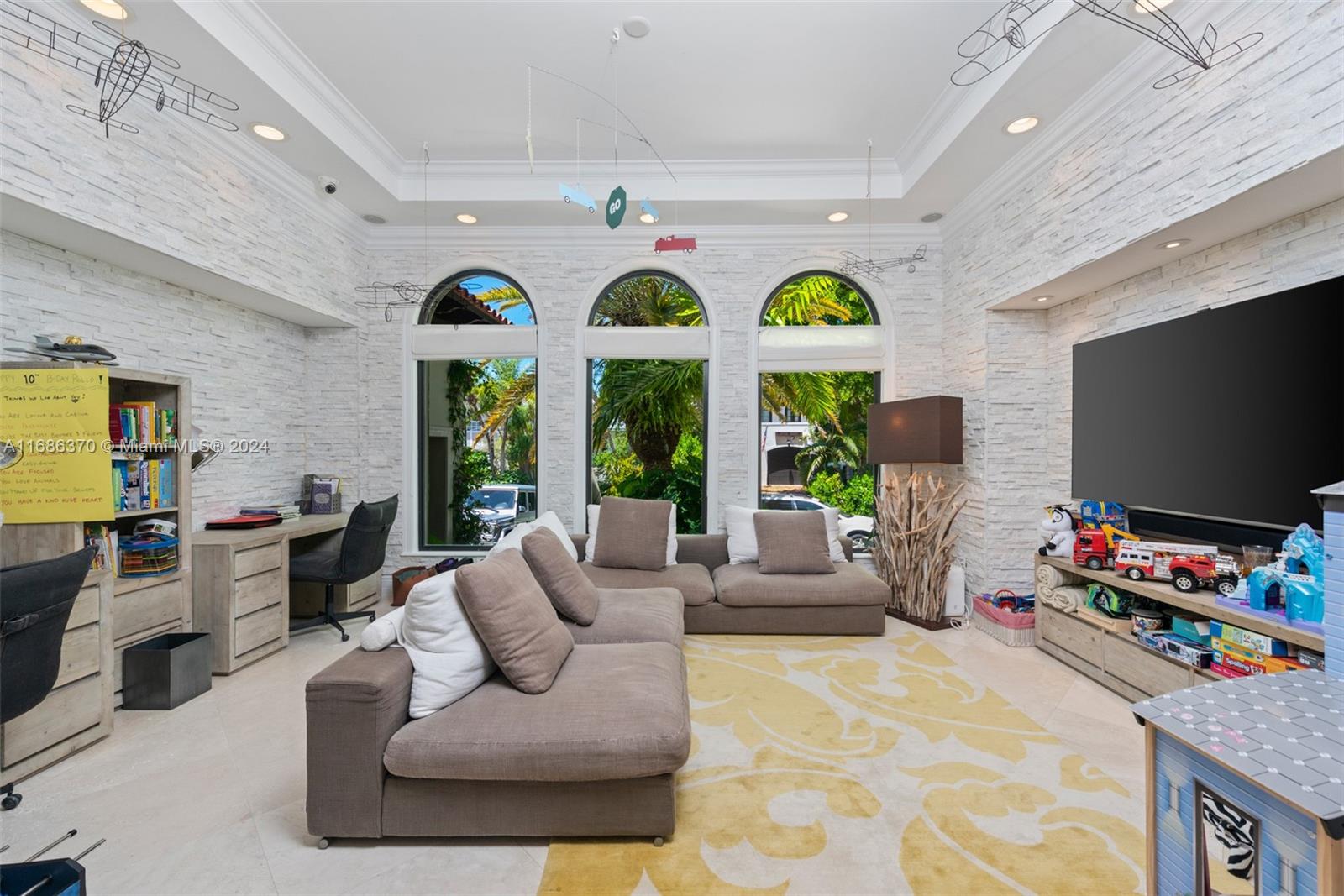 TROPICAL ISLE HOMES SUB 4 - Residential