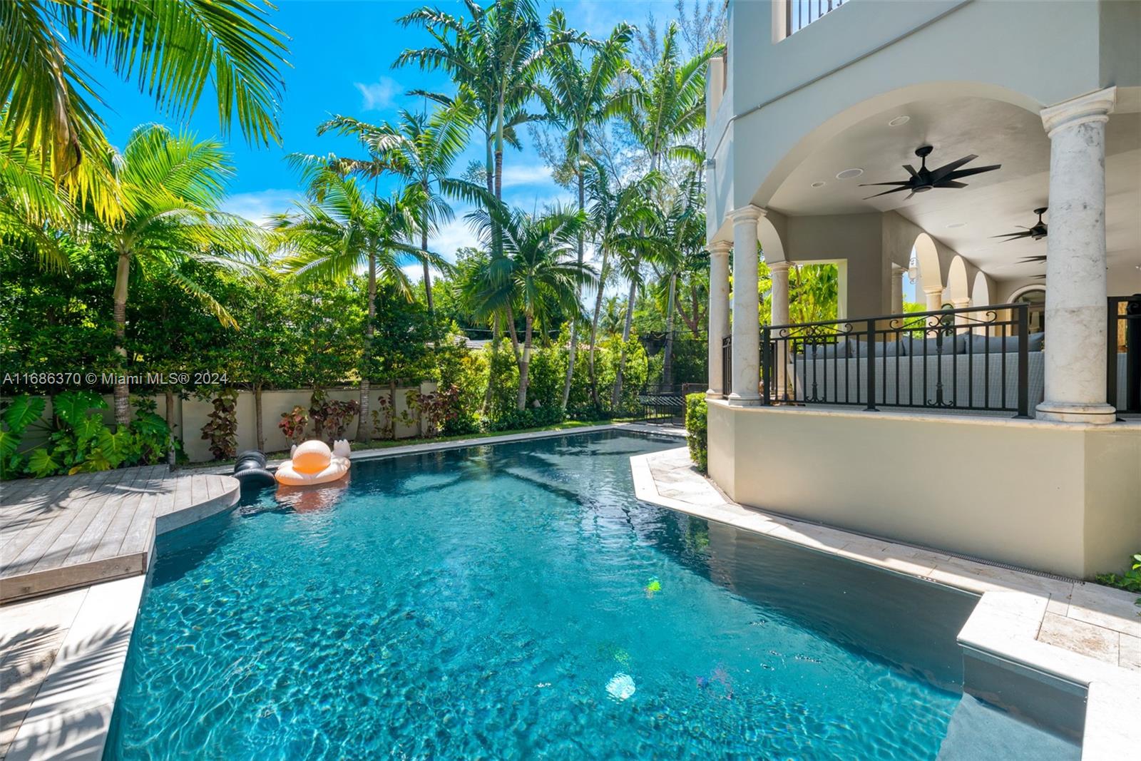 TROPICAL ISLE HOMES SUB 4 - Residential