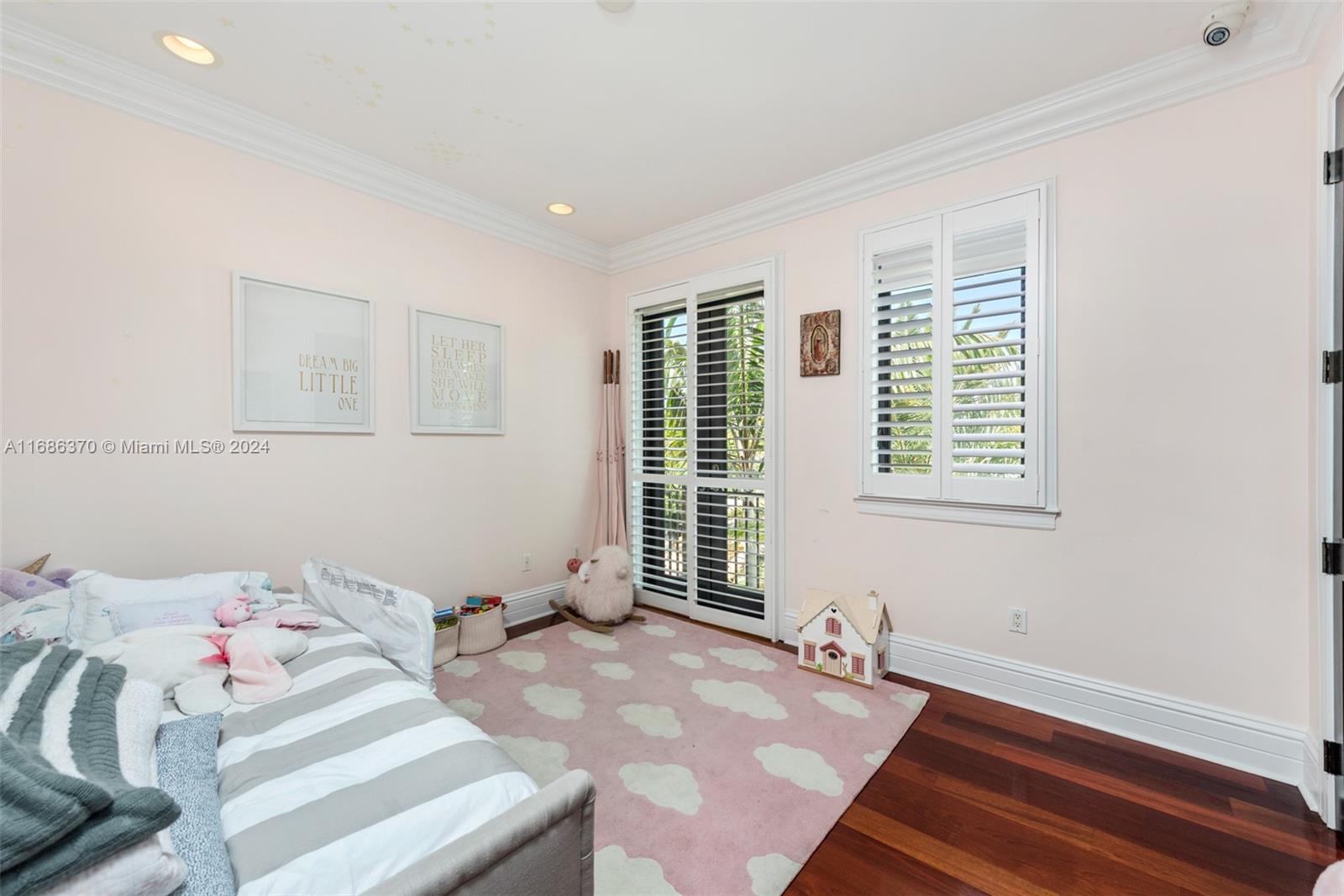TROPICAL ISLE HOMES SUB 4 - Residential