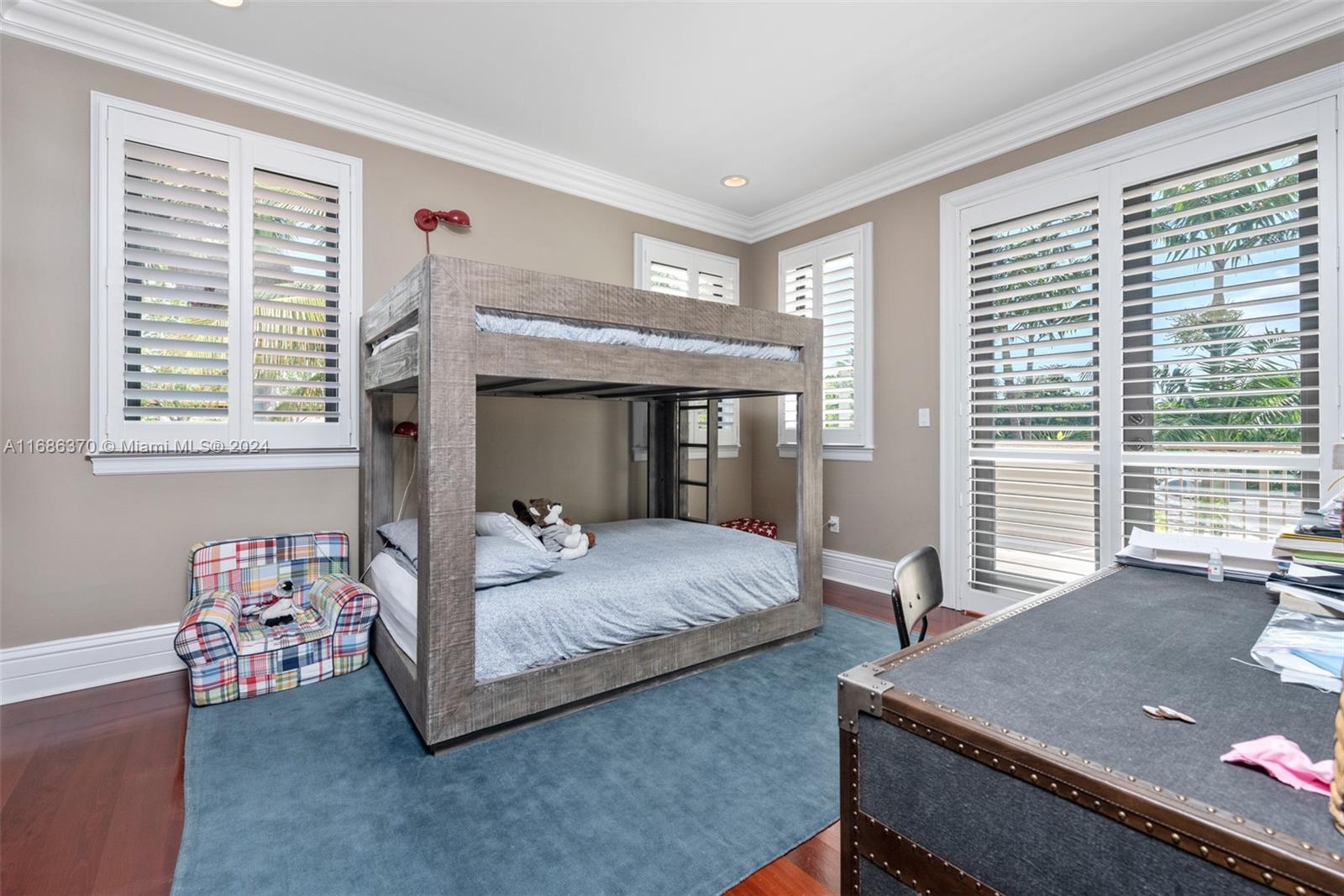 TROPICAL ISLE HOMES SUB 4 - Residential