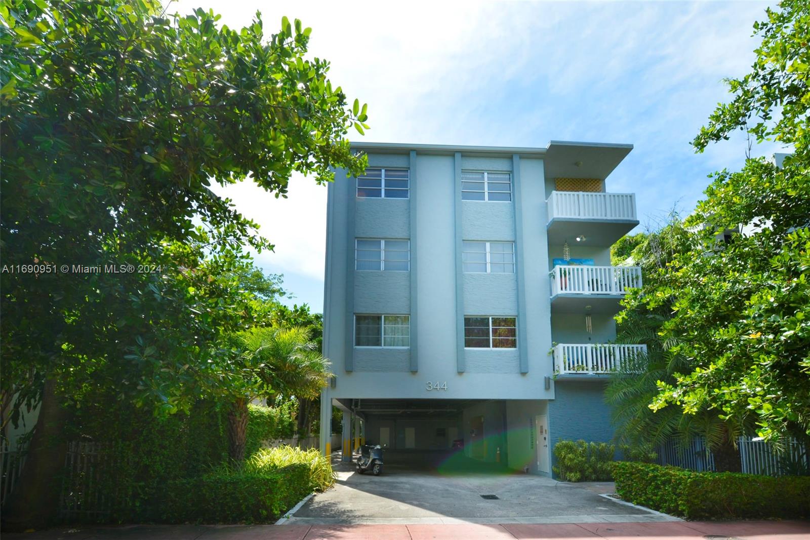 344 Meridian Ave 2B, Miami Beach, Miami-Dade County, Florida - 1 Bedrooms  
1 Bathrooms - 