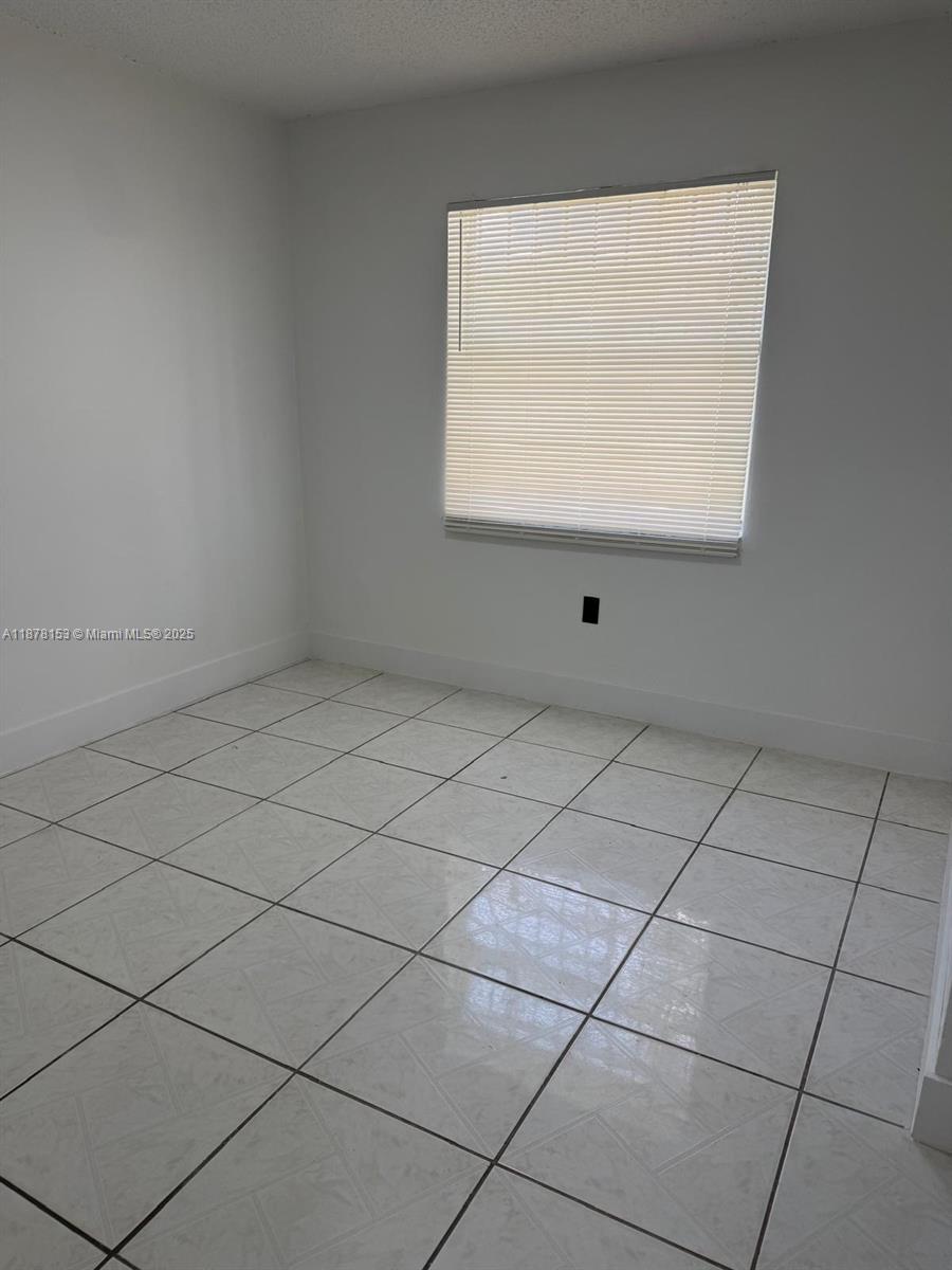 GARDEN CIRCLE - Residential