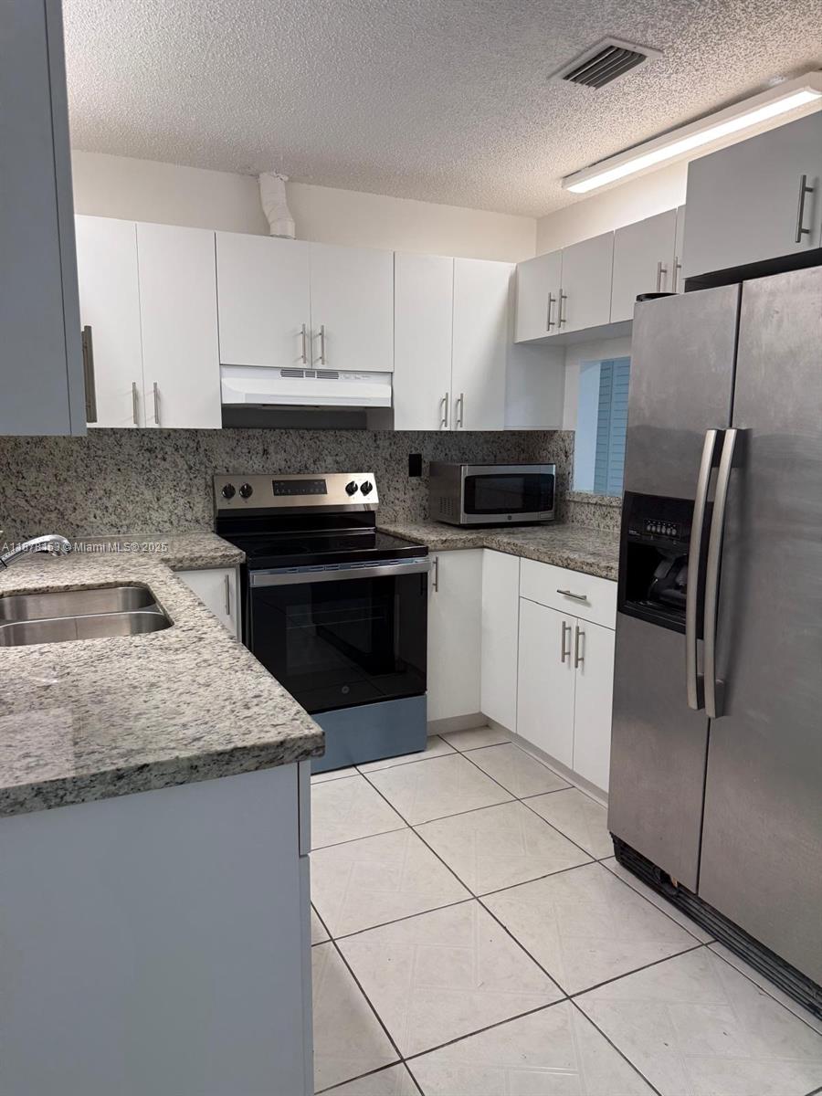 GARDEN CIRCLE - Residential