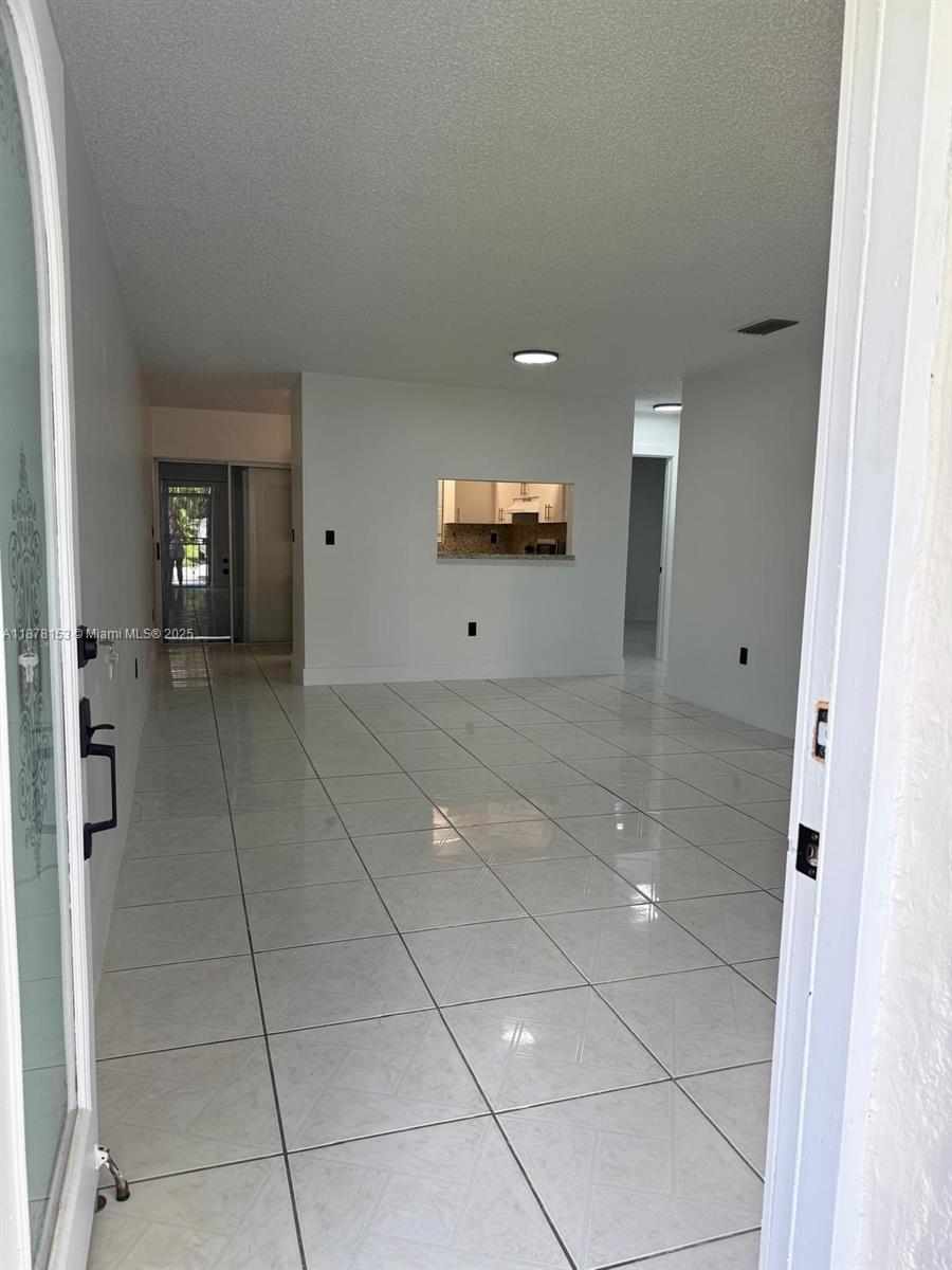 GARDEN CIRCLE - Residential