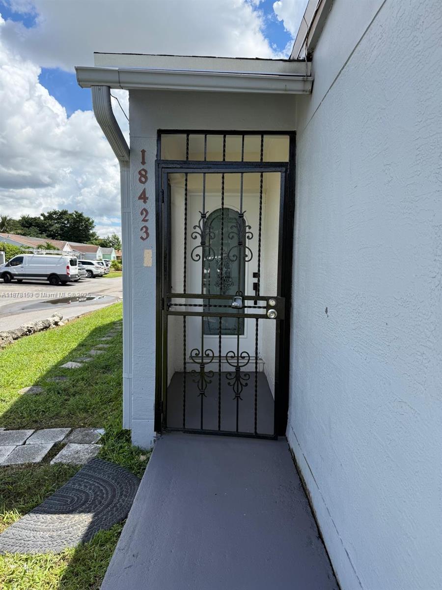 GARDEN CIRCLE - Residential