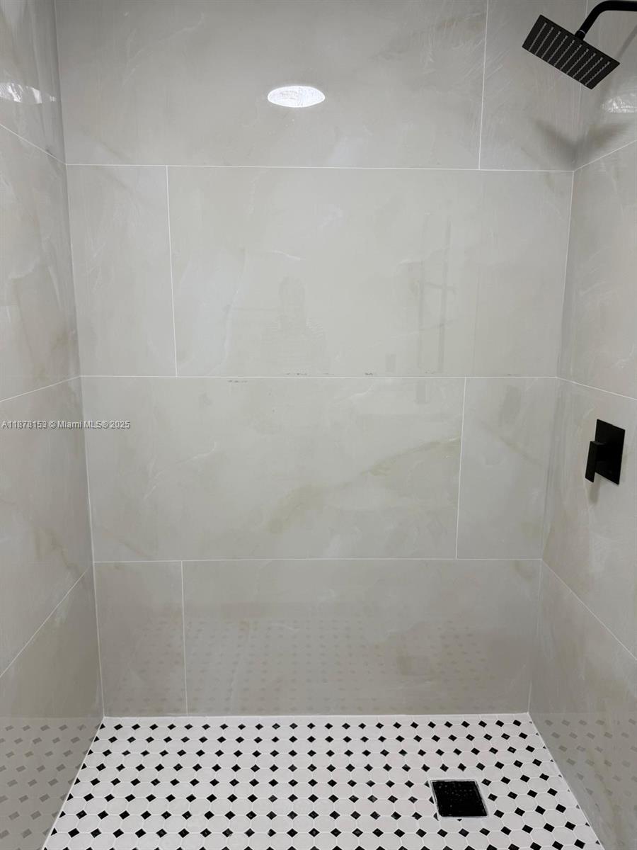 GARDEN CIRCLE - Residential