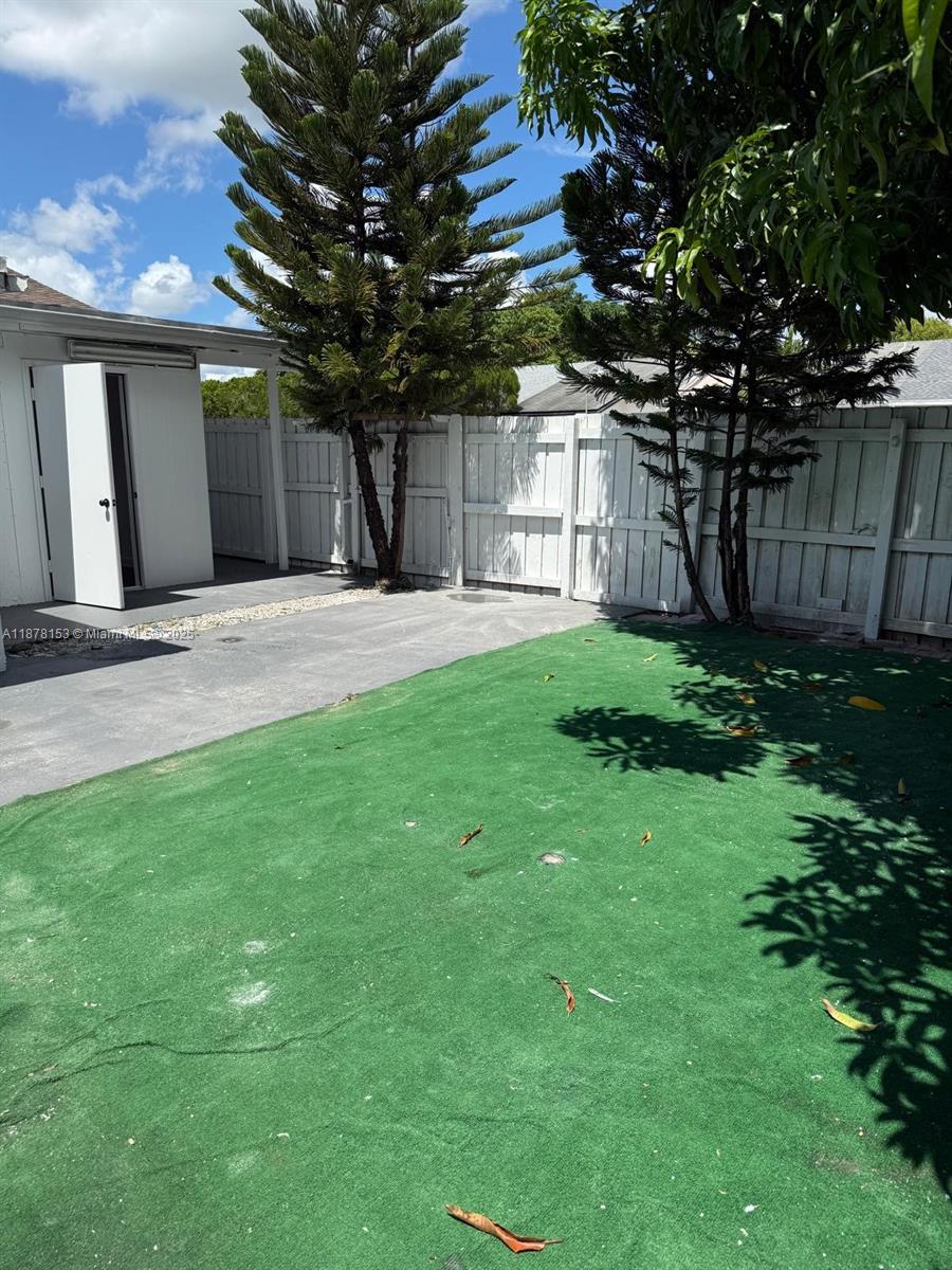 GARDEN CIRCLE - Residential