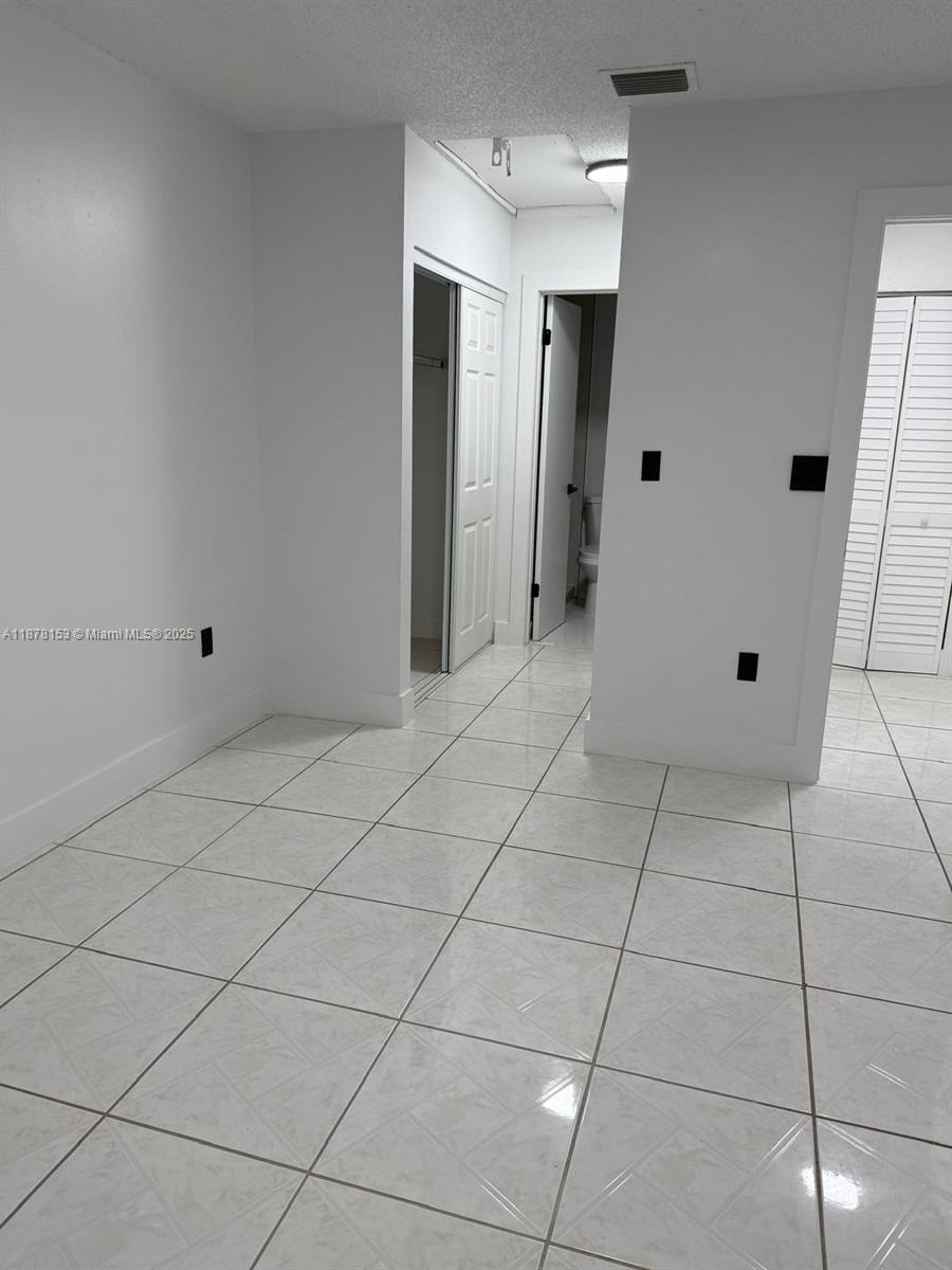 GARDEN CIRCLE - Residential