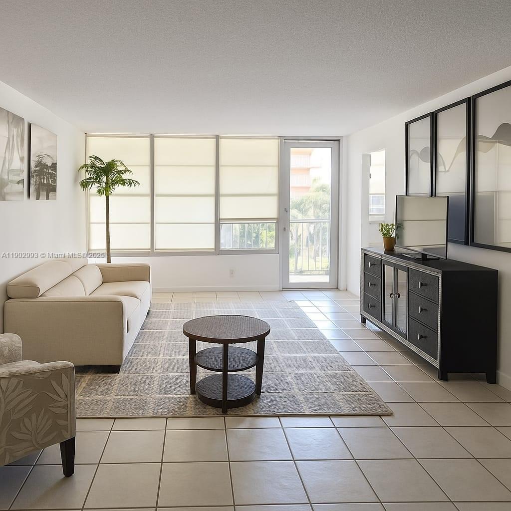 WINSTON TOWER 300 CONDO - Residential