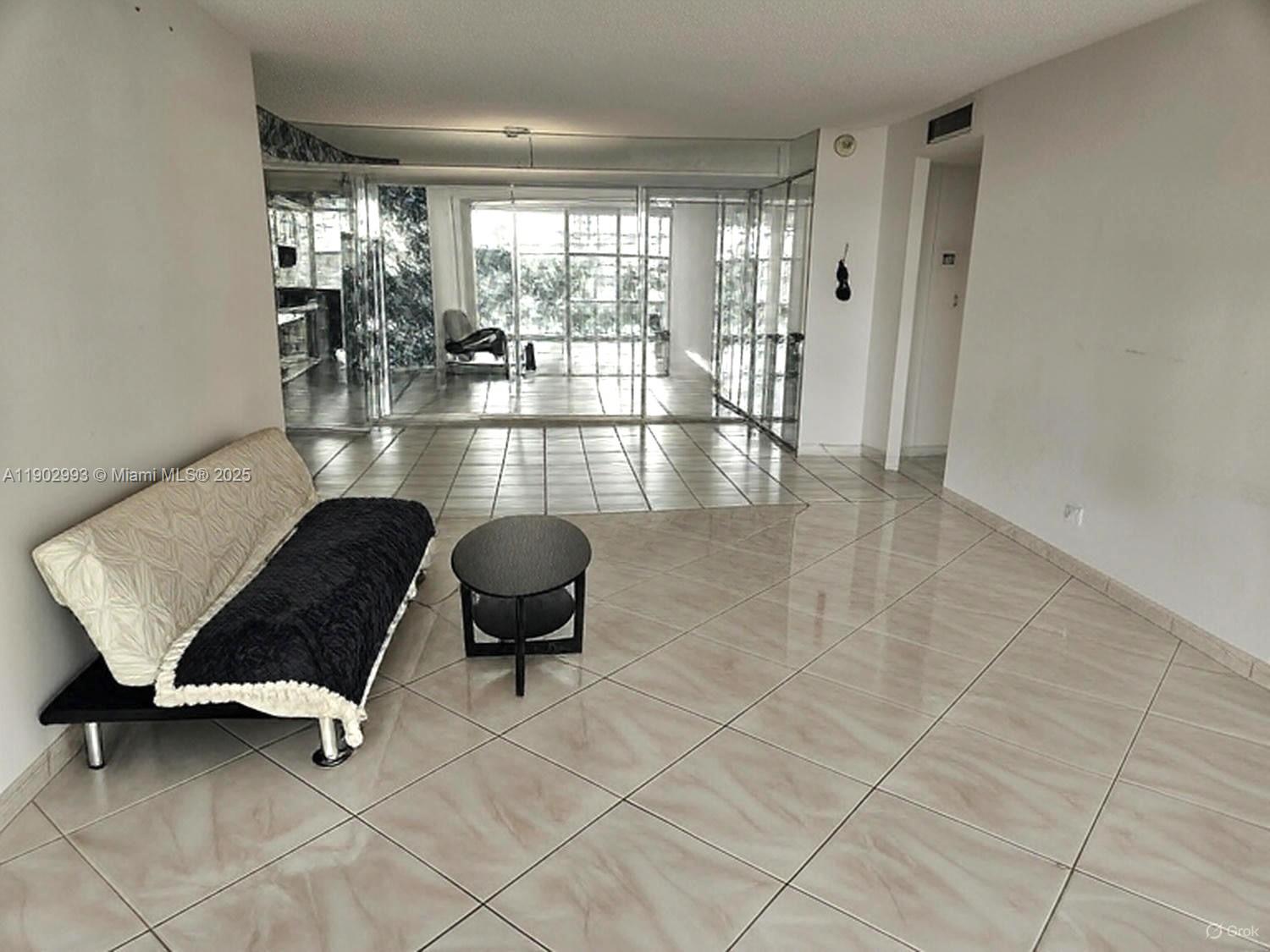 WINSTON TOWER 300 CONDO - Residential