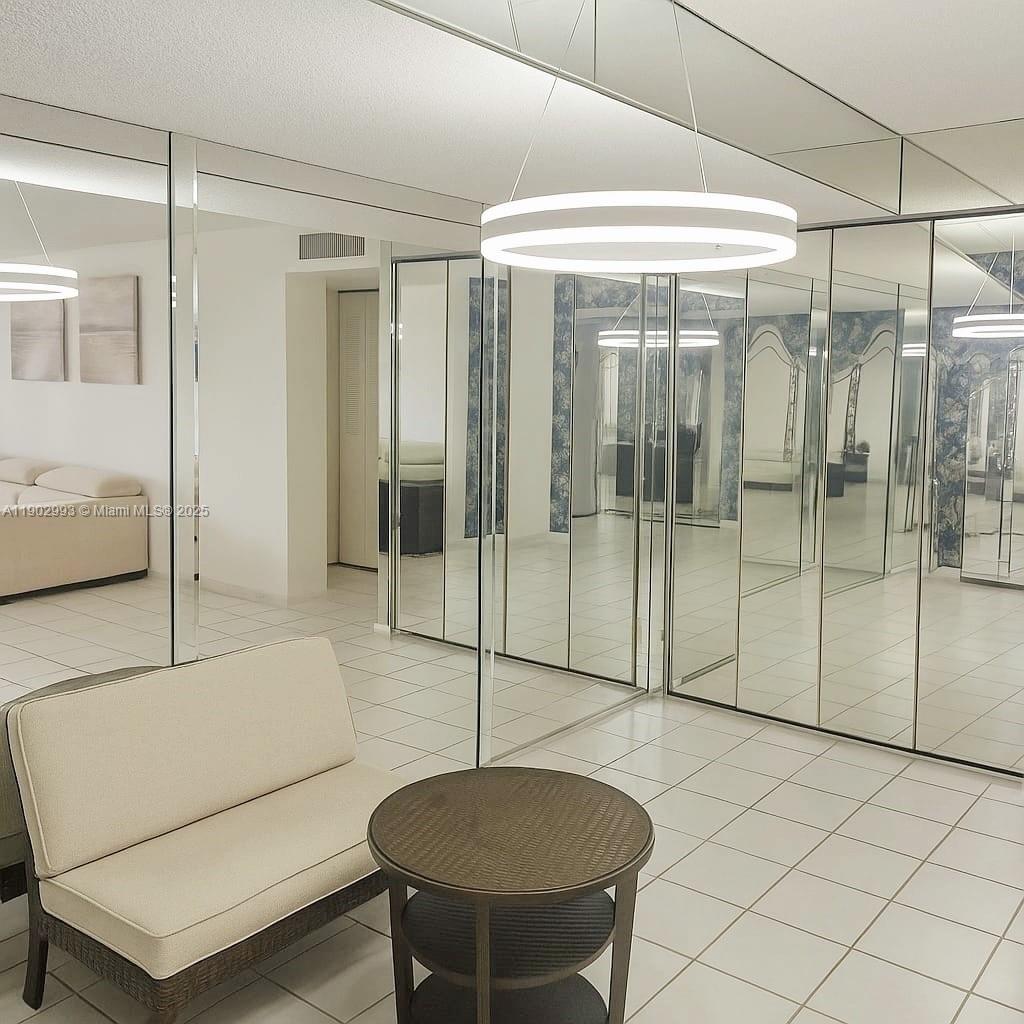 WINSTON TOWER 300 CONDO - Residential