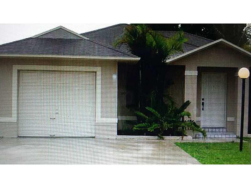 THIS GREAT HOME FEATURES 3/2 WITH 1 CAR GARAGE THATS TILED AND CAN BE USED AS A 4TH BEDROOM, PLAYROOM OR OFFICE. TILE AND WOOD FLOORS THRU-OUT, MASTER WITH WALK IN CLOSET. BACKYARD WITH STAMPED CONCRETE, NO ASSOCIATION! NO FORECLOSURE WORRIES, WILL NOT LA ST. SMALL PETS OK.