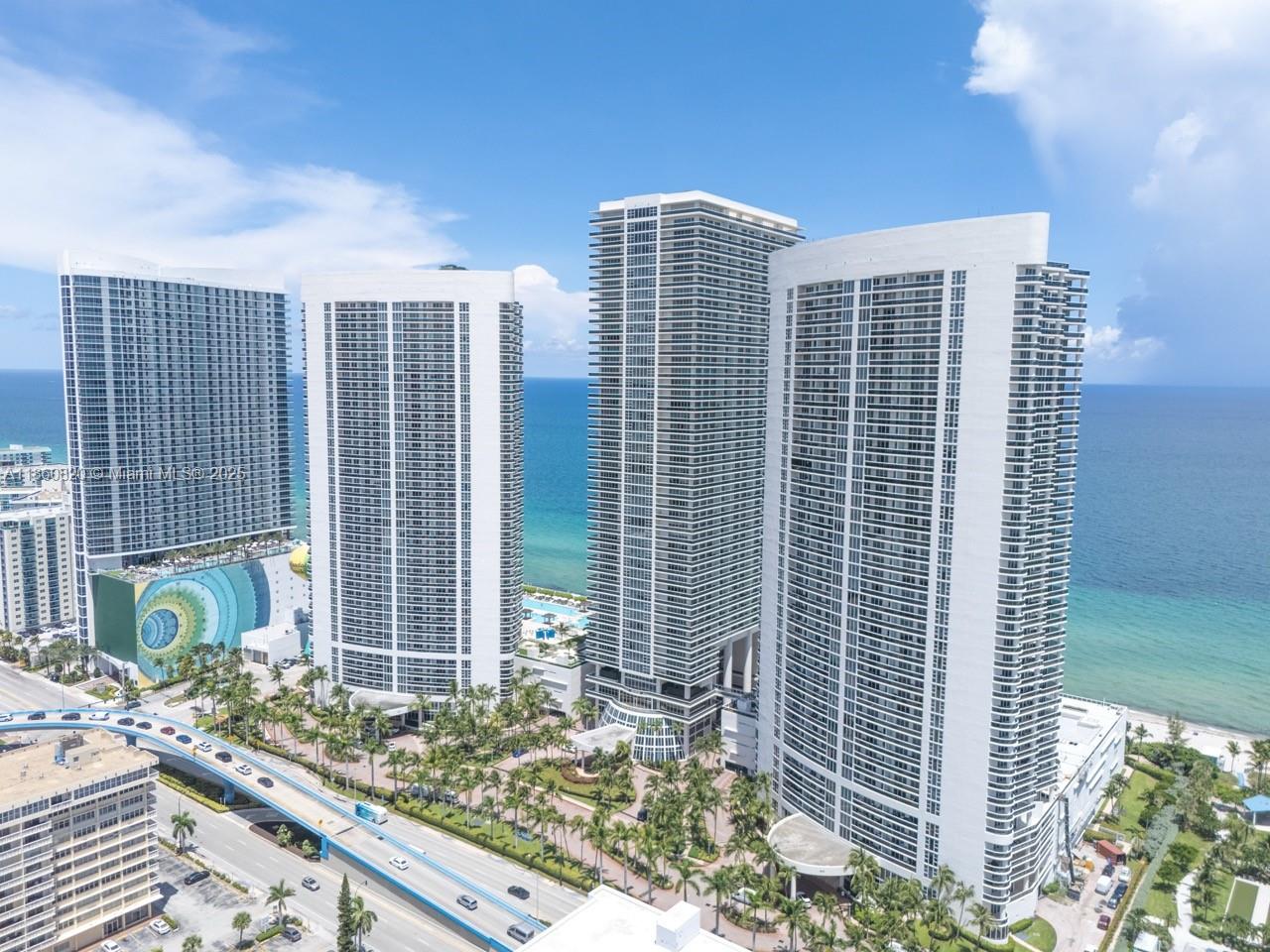 BEACH CLUB - Residential