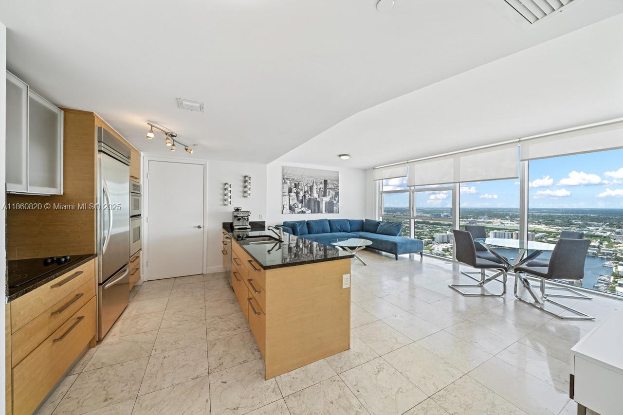 BEACH CLUB - Residential