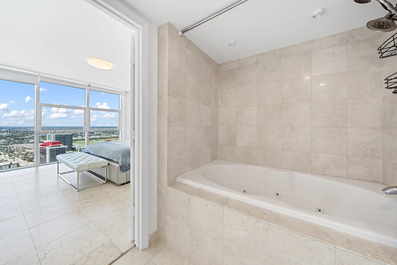 BEACH CLUB - Residential