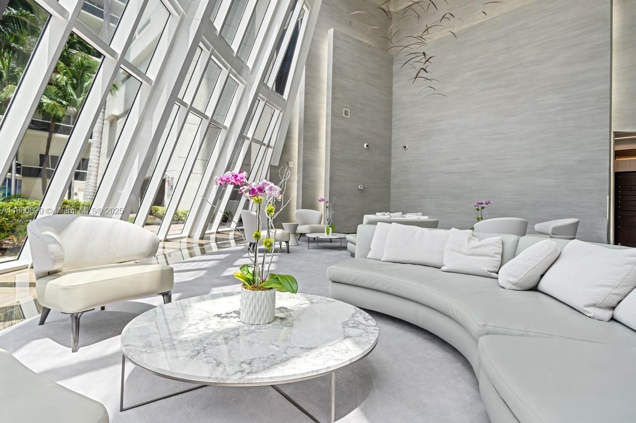 BEACH CLUB - Residential