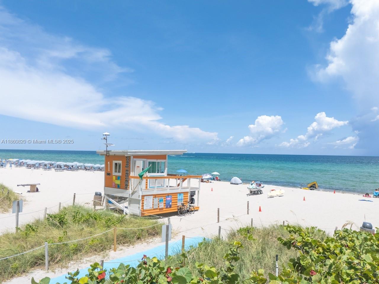 BEACH CLUB - Residential