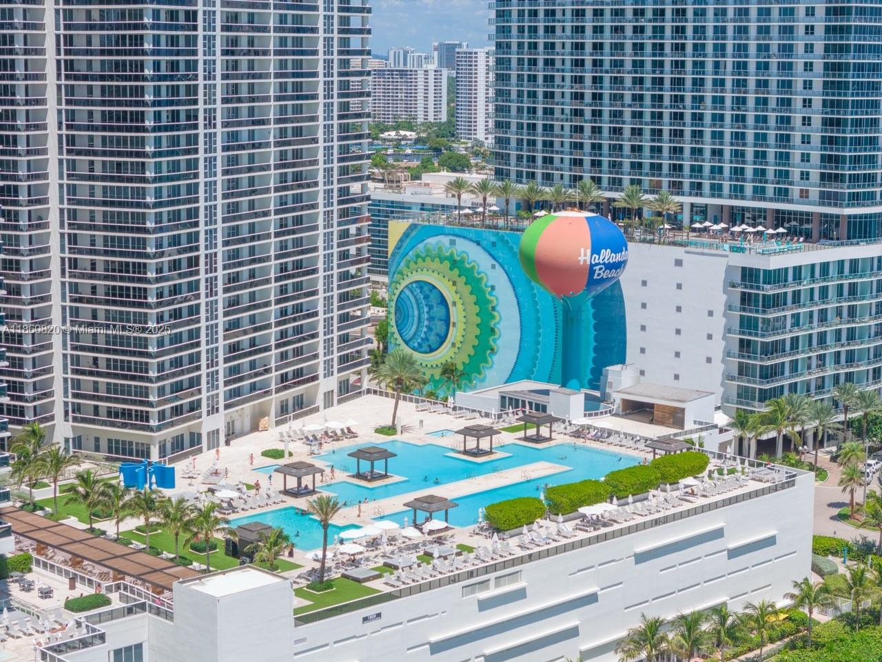 BEACH CLUB - Residential