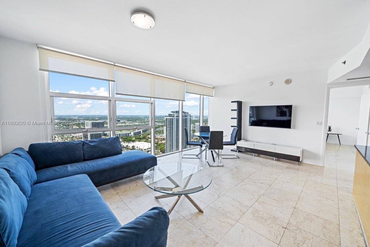 BEACH CLUB - Residential