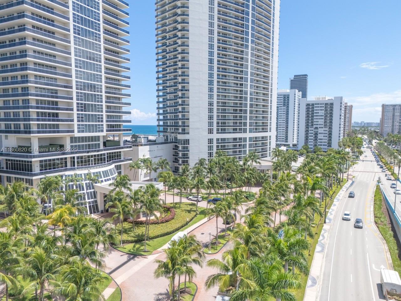 BEACH CLUB - Residential