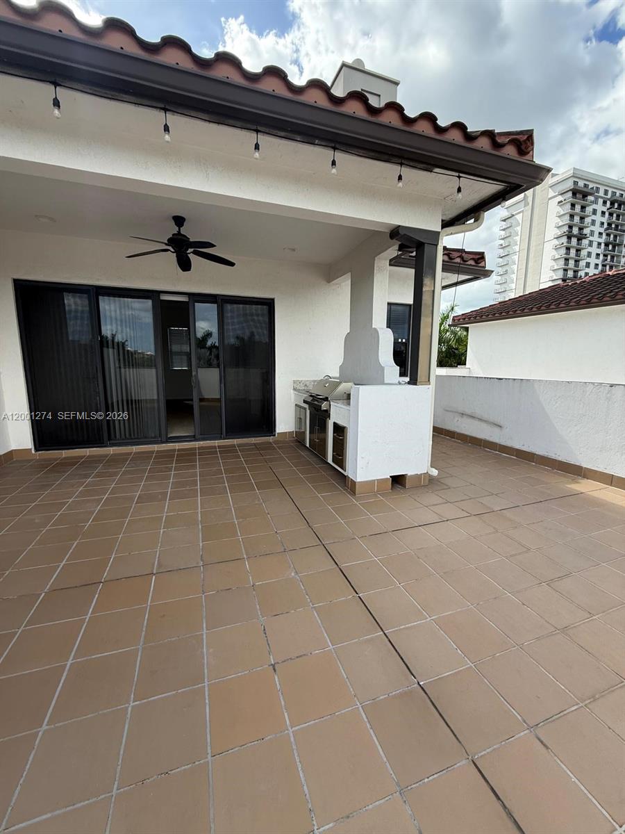 DOWNTOWN DORAL DUTCHER - Residential Lease