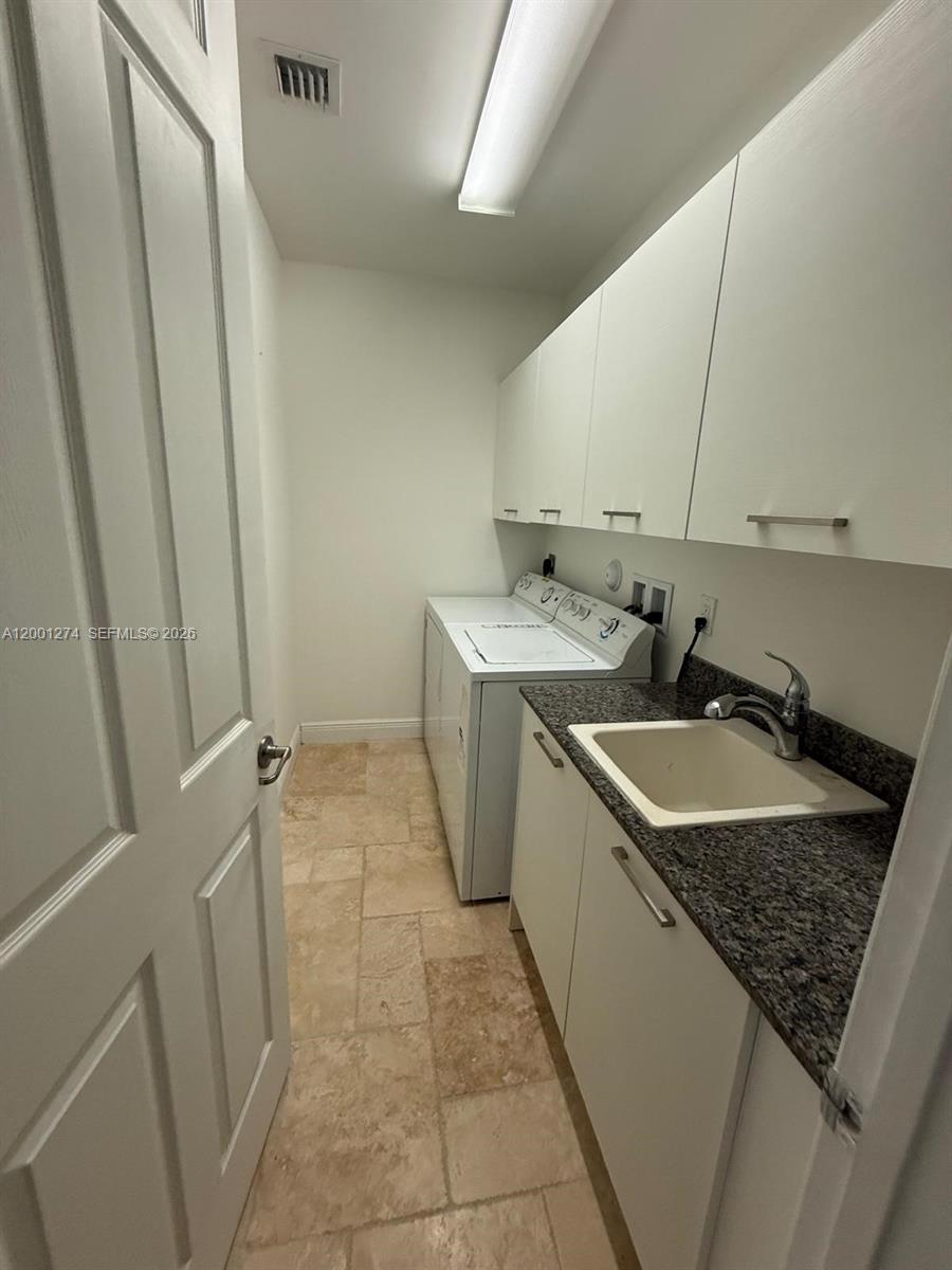 DOWNTOWN DORAL DUTCHER - Residential Lease