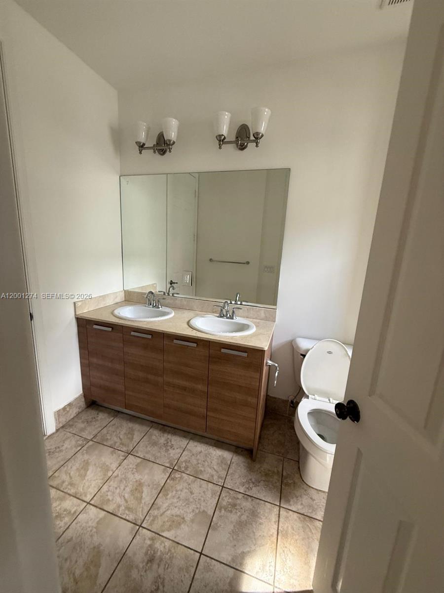 DOWNTOWN DORAL DUTCHER - Residential Lease