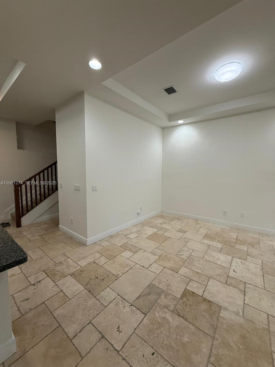 DOWNTOWN DORAL DUTCHER - Residential Lease