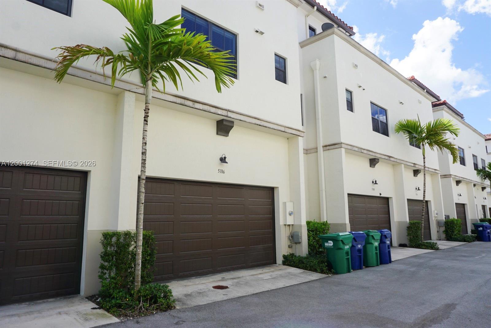 DOWNTOWN DORAL DUTCHER - Residential Lease