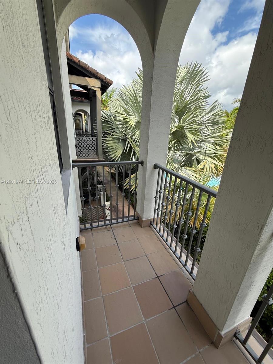 DOWNTOWN DORAL DUTCHER - Residential Lease