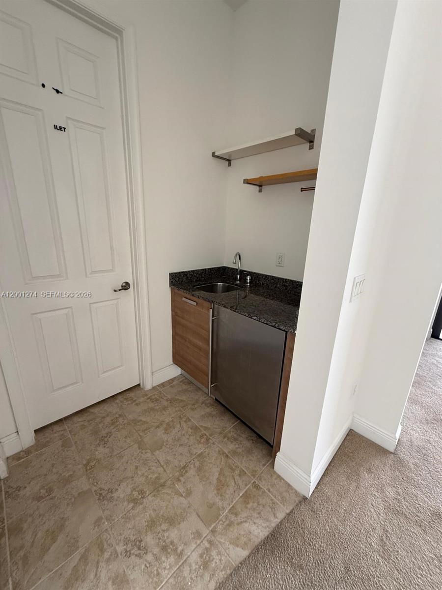 DOWNTOWN DORAL DUTCHER - Residential Lease